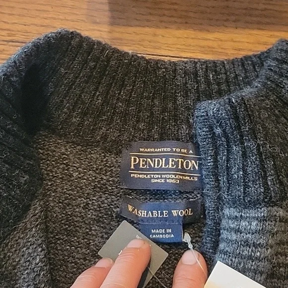 NWT Mens Pendleton Woolen Mills sweater